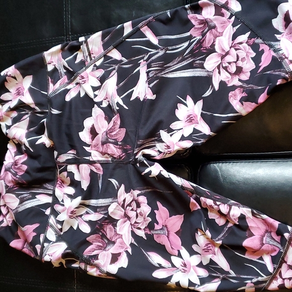 Yogalicious leggings sz M - Picture 4 of 4